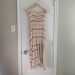 Free People sleeveless dress WITH POCKETS!!- Large